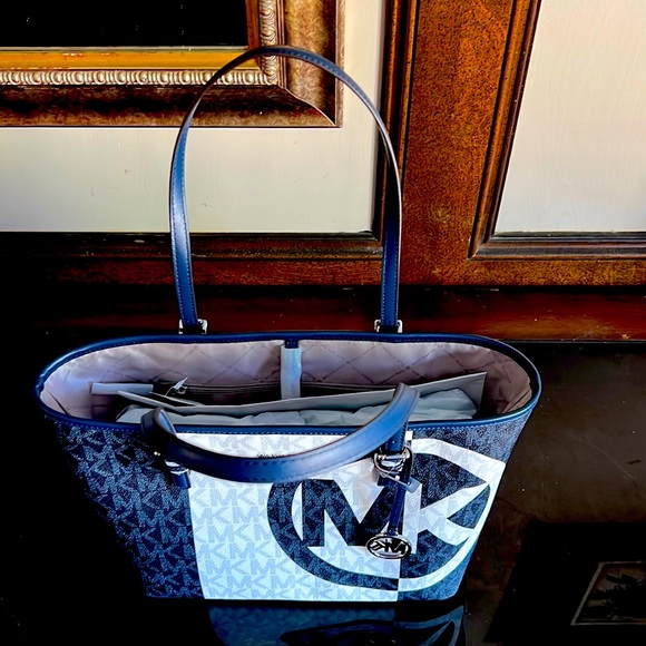 Michael Kors Collection Handbags - Mom ♥️…Michael Kors 100% original with tags. Never used. Gorgeous leather.